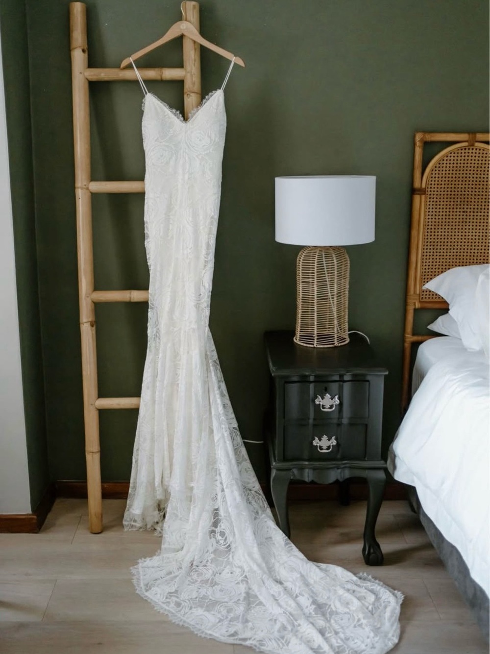 Grace Loves Lace - Clo Wedding Dress - Size Small